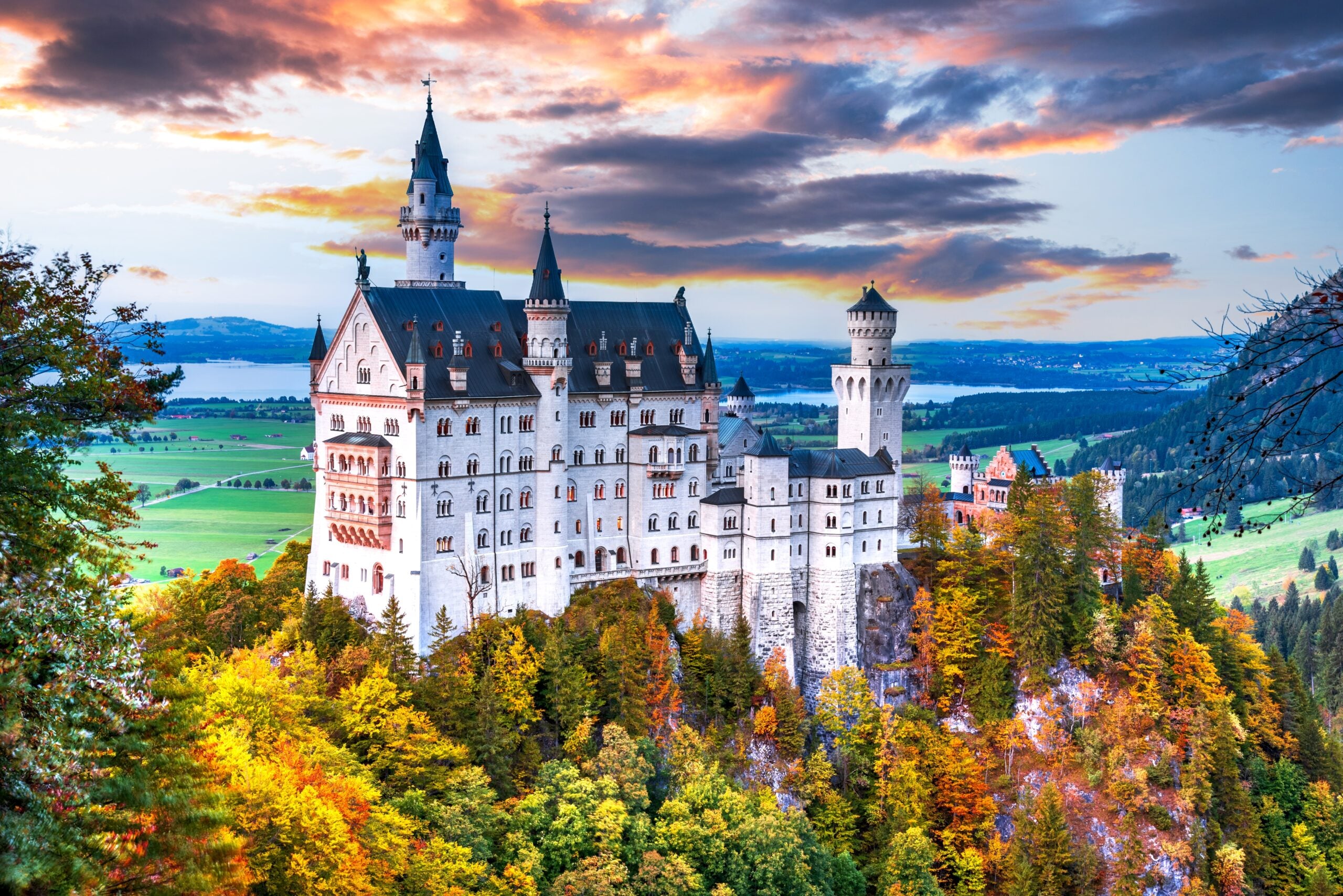 Exploring the Majestic Castles of Munich: Tips for an Enjoyable Tour
