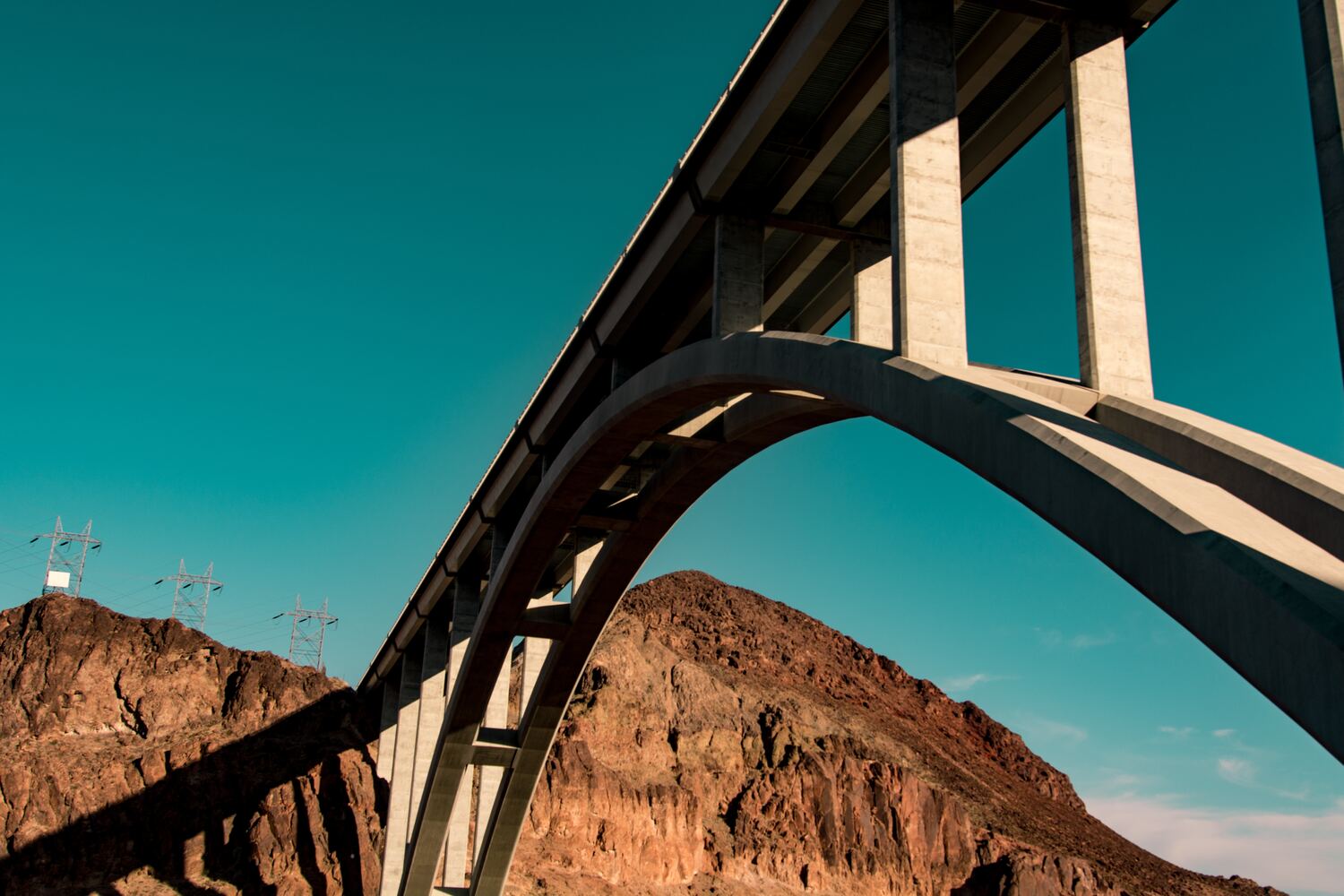 Grand Canyon vs Hoover Dam: Which One Should You Visit on Your Next Trip?