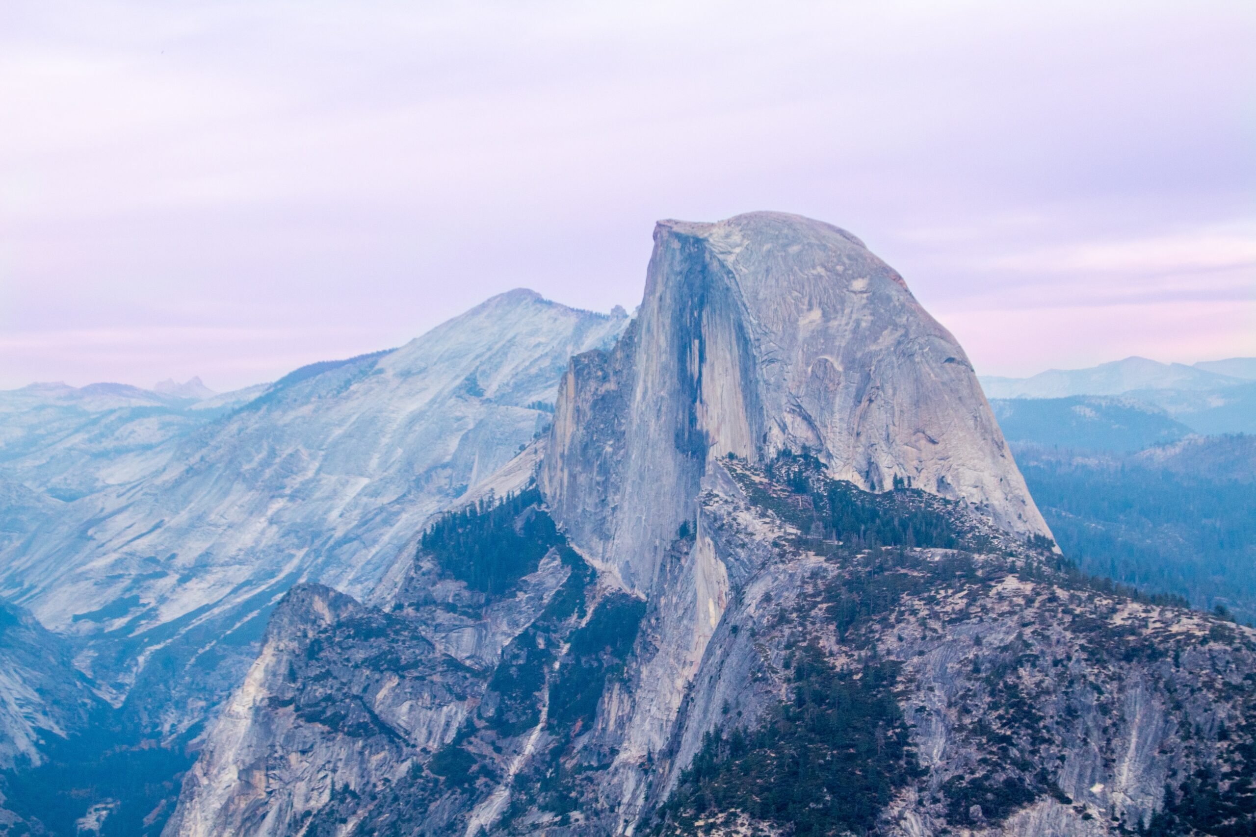 The cliffs of Yosemite at sunset