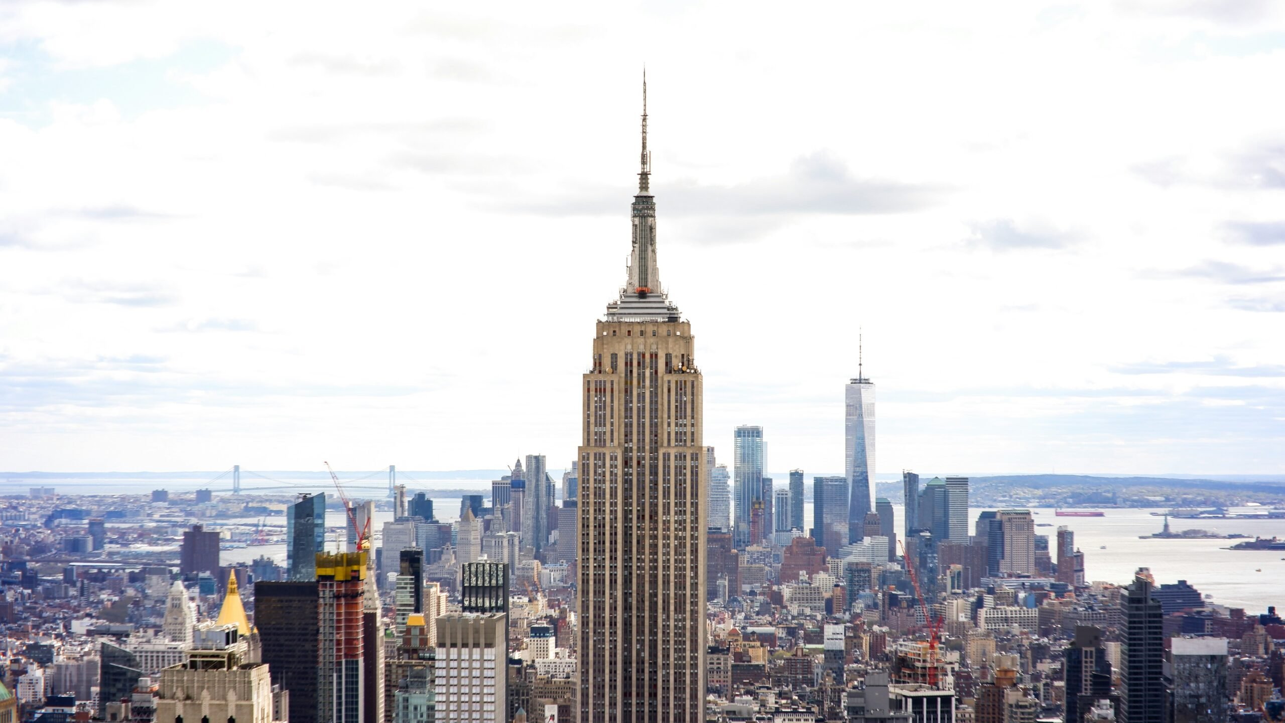 Climb the Empire State Building: The Art Deco Masterpiece of New York