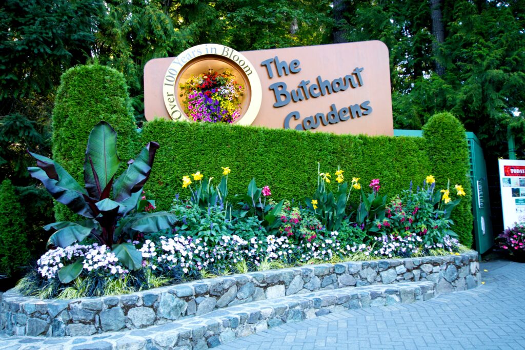 The entrance sign to the Butchart Gardens