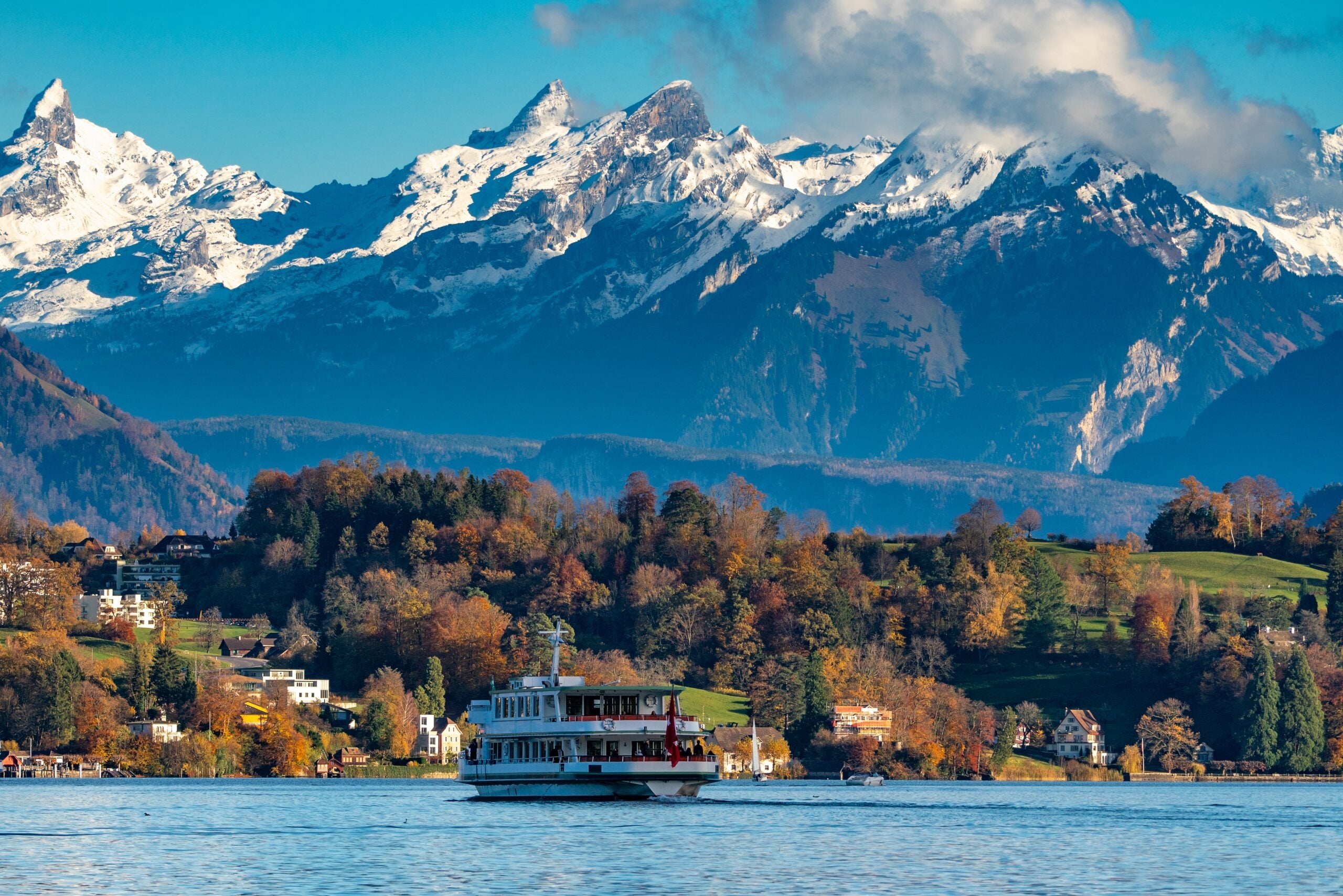 Is Geneva Worth Visiting for Tourists? Discover Switzerland’s Lakeside City with Gray Line